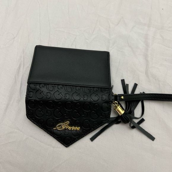 Guess wallet wristlets - Picture 6 of 6